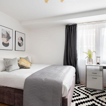 Spacious And Modern 4 Bed Apartment Next To Borough Station Londra Esterno foto