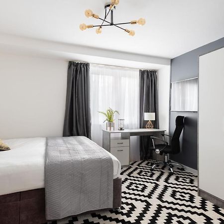 Spacious And Modern 4 Bed Apartment Next To Borough Station Londra Esterno foto