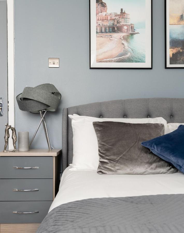 Spacious And Modern 4 Bed Apartment Next To Borough Station Londra Esterno foto