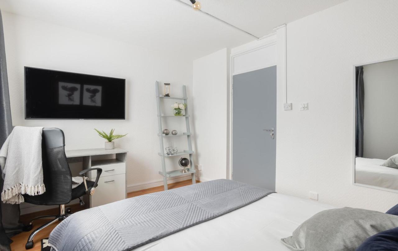 Spacious And Modern 4 Bed Apartment Next To Borough Station Londra Esterno foto