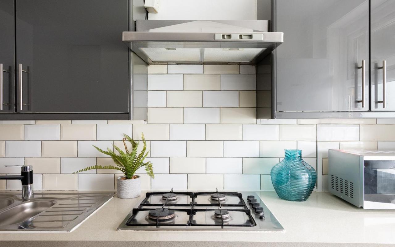 Spacious And Modern 4 Bed Apartment Next To Borough Station Londra Esterno foto