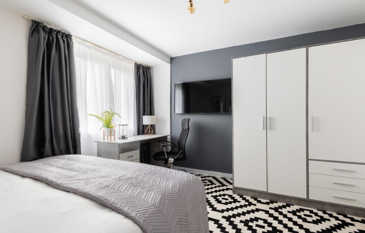 Spacious And Modern 4 Bed Apartment Next To Borough Station Londra Esterno foto
