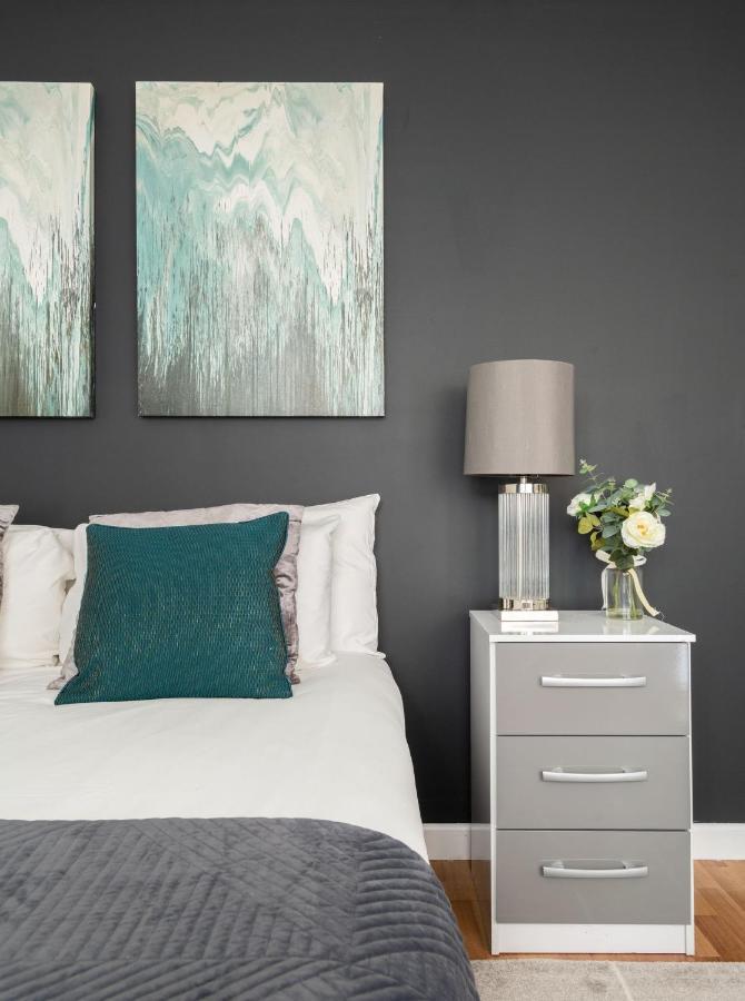 Spacious And Modern 4 Bed Apartment Next To Borough Station Londra Esterno foto