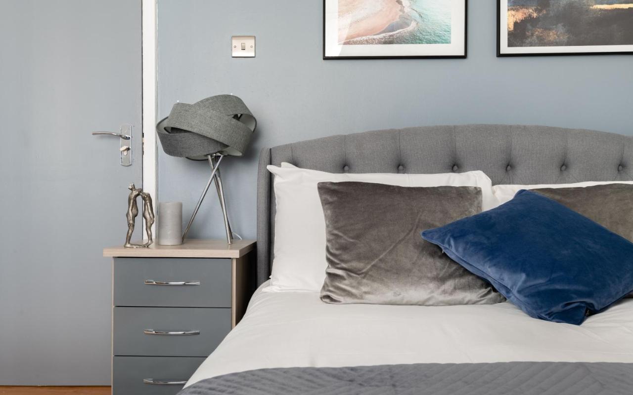 Spacious And Modern 4 Bed Apartment Next To Borough Station Londra Esterno foto